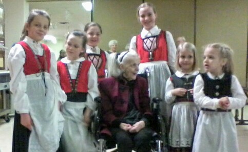 MOM CARING FOR NORWEGIAN CHILDREN BEFORE BEING TAKEN PRISONER AND DRUGGED TO DEATH